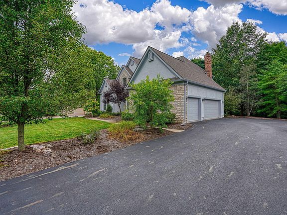 3rd image of 2864 Waukeegan Ave