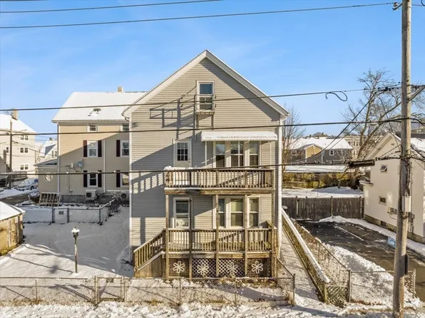 194 Hamlet St, Fall River, MA 02724