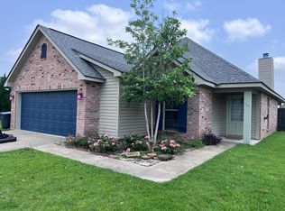 114 Fawn Ln, Broussard, LA 70518