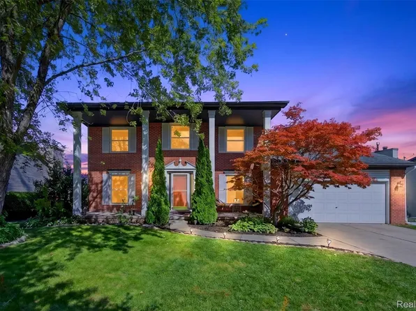 849 Chatham Dr, Milford, MI 48381