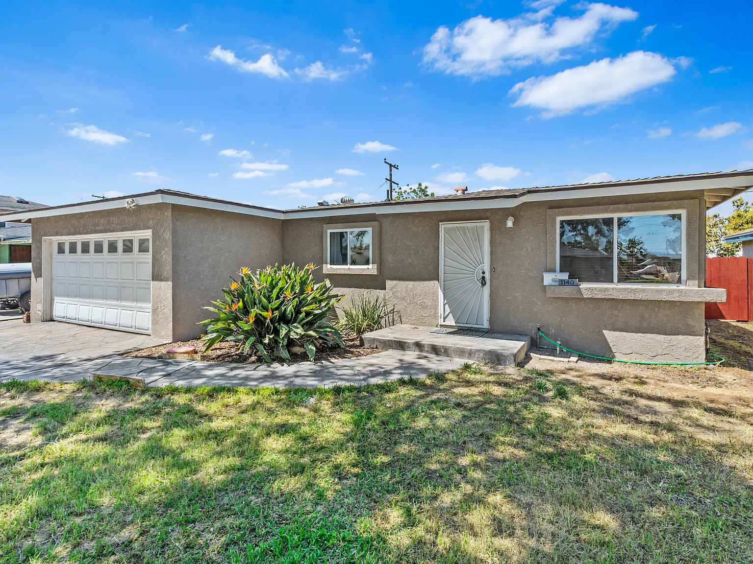 3 bed, 1064 sqft, $3,900 — Photo 1