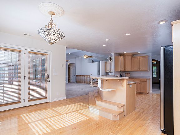 5th image of 117 N Beecher Ave