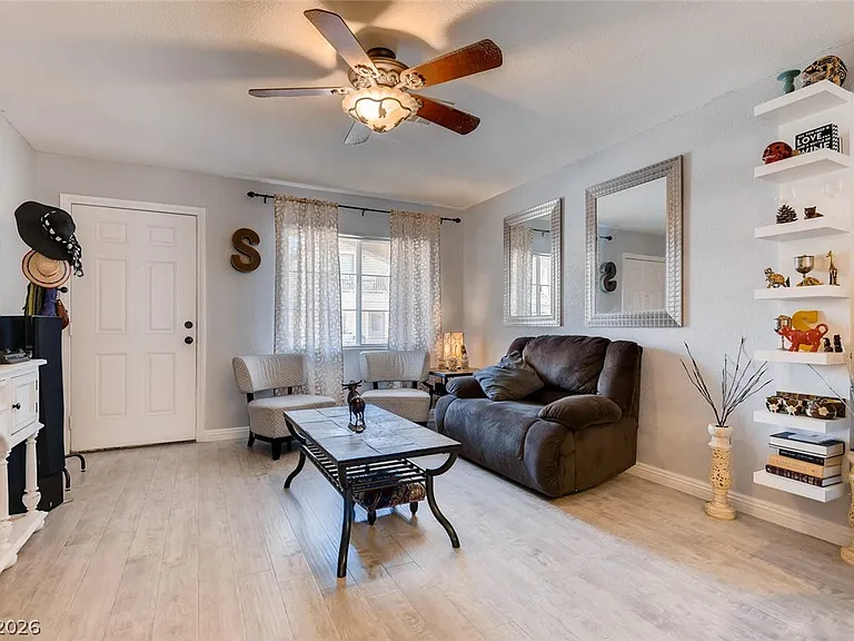 10451 Processor Ct — Photo 7