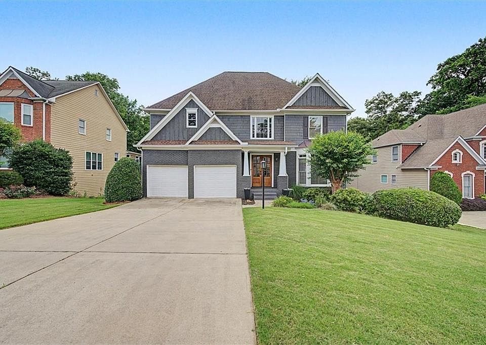 1st image of 2423 Retreat Close