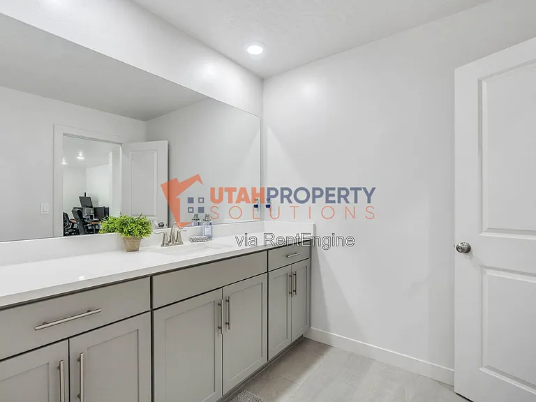 213 W Prickly Pear Dr — Photo 26