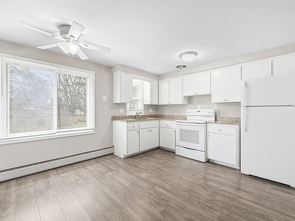 3rd image of 51611 Mound Rd #D