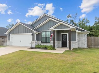 16022 Crossing Cir, Lindale, TX 75771