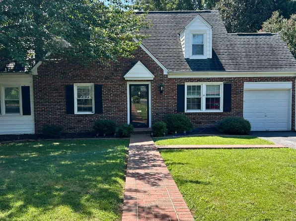 1106 Cherokee Ct, Martinsville, VA 24112