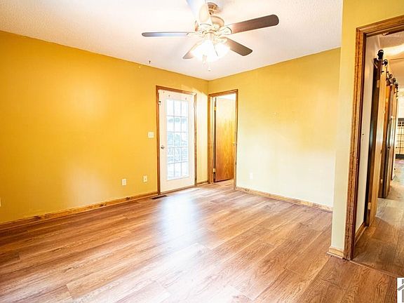 5th image of 35 Castlewood Dr