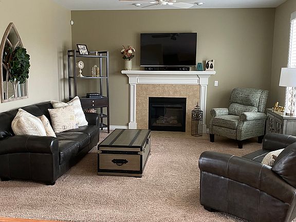 4th image of 46908 Torrey Hill Ct #21