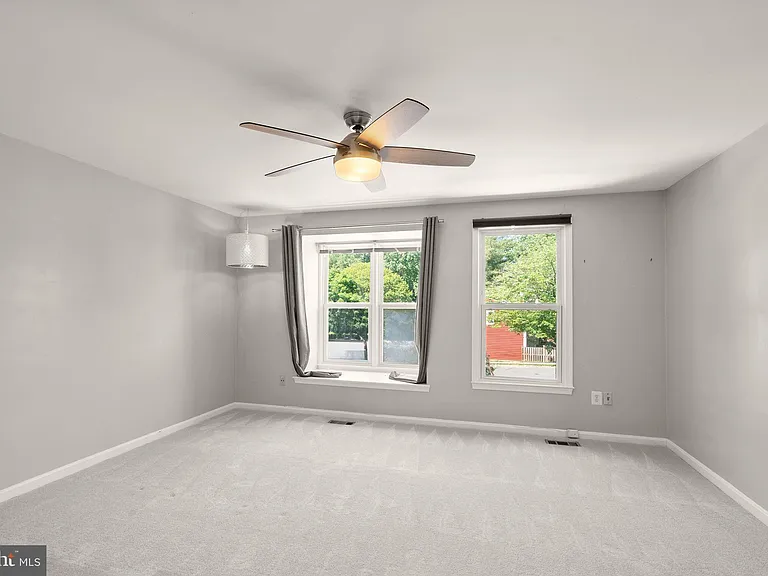 11243 Silentwood Ln — Photo 16