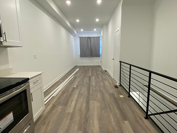 3rd image of 947 N 45th St #1