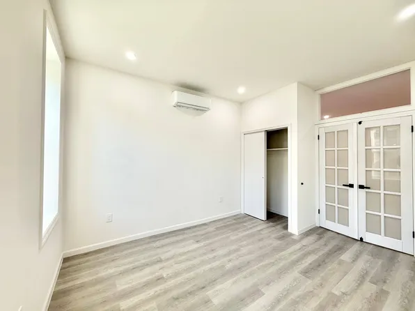 1440 Greene Avenue image 4 of 14