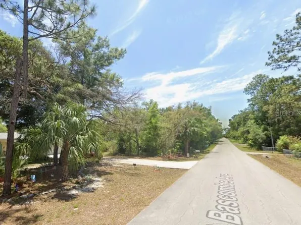 2389 S Bascombe Ave, Homosassa, FL 34448
