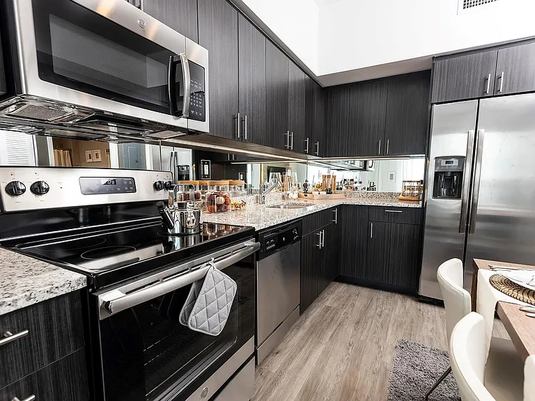 Veridian Shores Apartments Kitchen