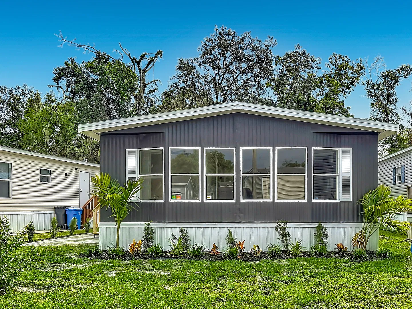 9442 Sunset Dr - 9442 Sunset Dr — Photo 2