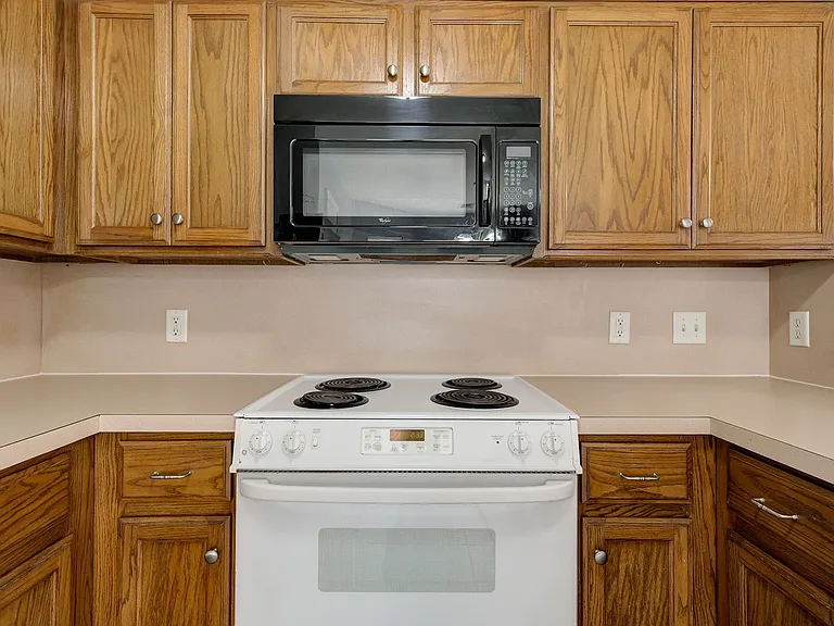 2032 Emerald Brook Ct — Photo 17
