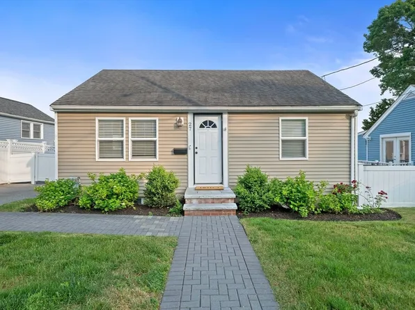 27 Hallron St, Hyde Park, MA 02136