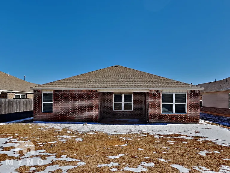 1921 Hannah Ln — Photo 23