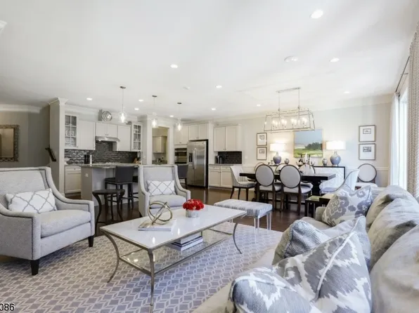 11 Gates Rd #48, Morristown, NJ 07960