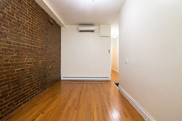 Rented by Nooklyn NYC LLC | media 16