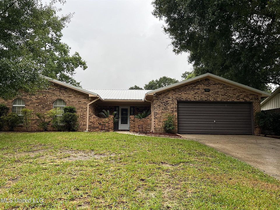 1st image of 2413 Valleywood Dr