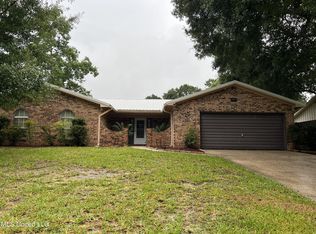 2413 Valleywood Dr, Gautier, MS 39553