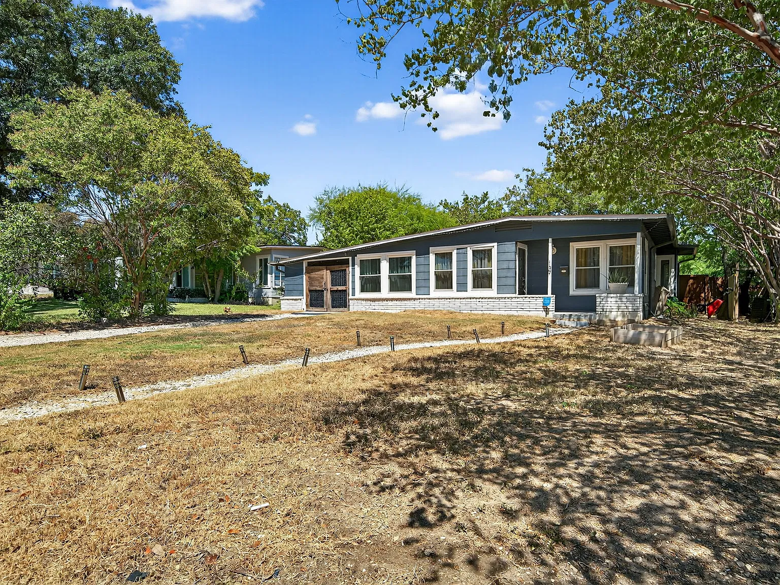 3 bed, 988 sqft, $1,550 — Photo 3