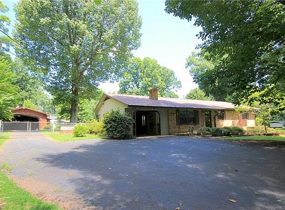3rd image of 137 Twitty Ln