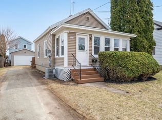 1418 Jefferson St, Oshkosh, WI 54901