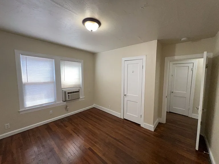1552 Lombardy St — Photo 19