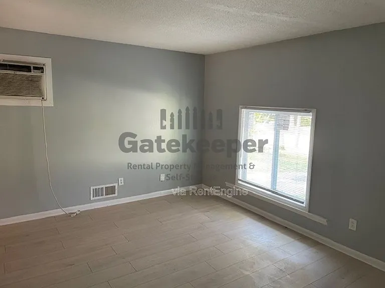 8202 Attleboro Dr — Photo 3