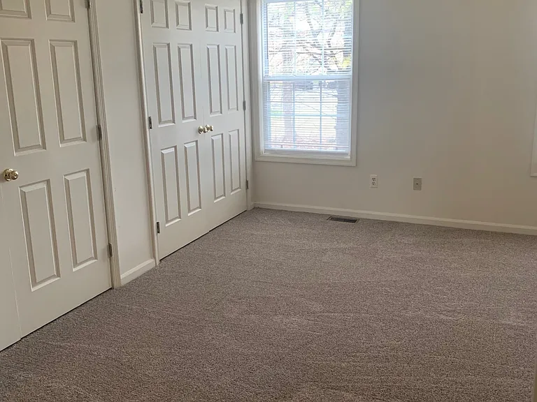 Victoria Village Apartments — Photo 30