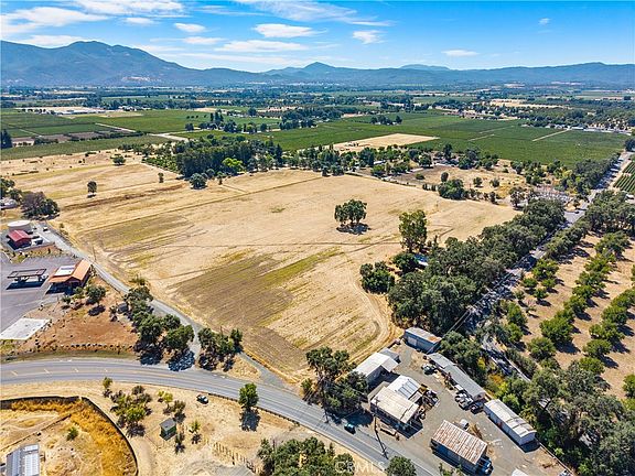 4th image of 1090 Big Valley Rd