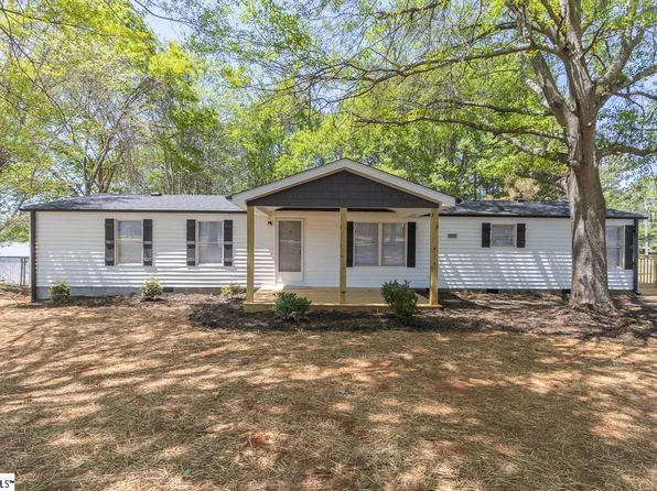 355 Oakvale Dr, Easley, SC 29640