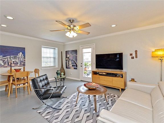 4th image of 900 S Lamar Blvd APT 308