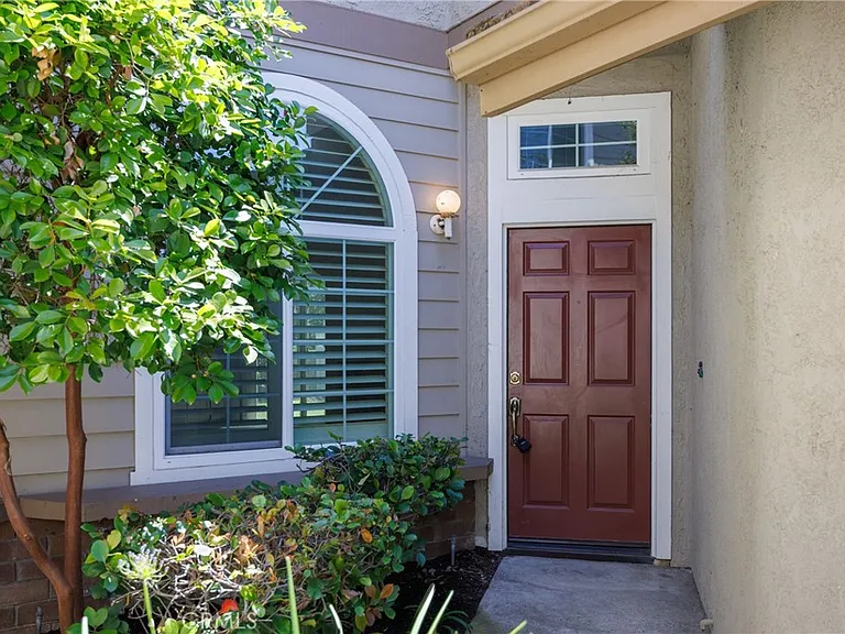26201 Sunnyglen Ave — Photo 2