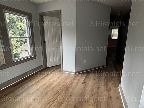 5th image of 503 N Summit St