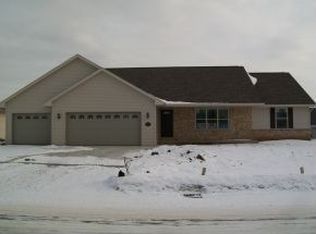 1540 Remington Rd, Neenah, WI 54956