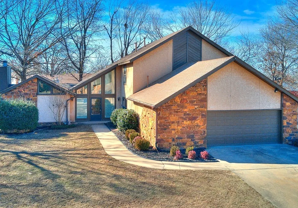 2605 W Washington Cir