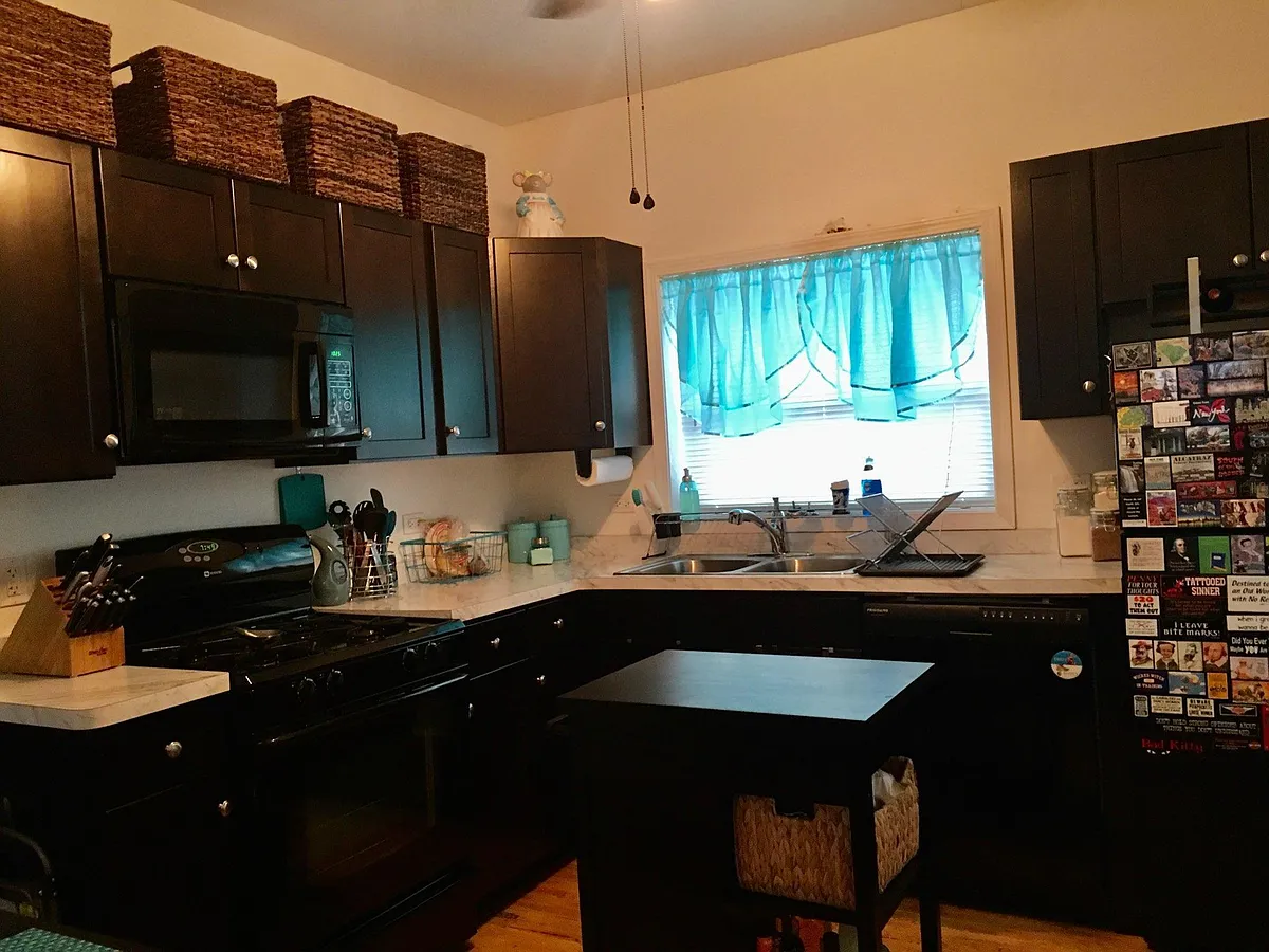 Building Photo - 4025 N Leavitt St #1R