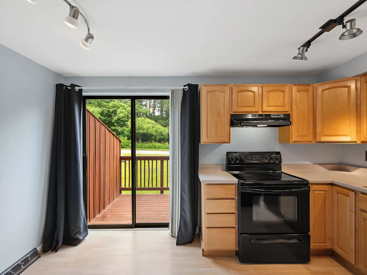 2 bed, 1300 sqft, $2,350 — Photo 3
