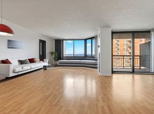816 Harmon Cove Tower #816, Secaucus, NJ