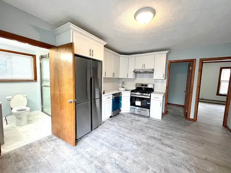 83-89 Webster Ave #2 — Photo 14