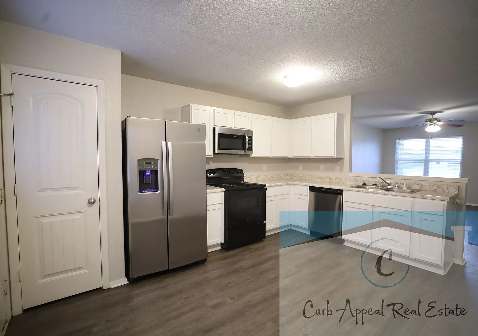 Move in special $900!! Beautiful 3 bed / 2 bath home - Nettleton!! — Photo 4