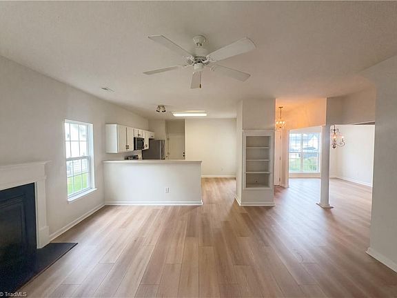 3rd image of 2855 Mossy Meadow Dr