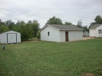 5th image of 4608 SE 26th St