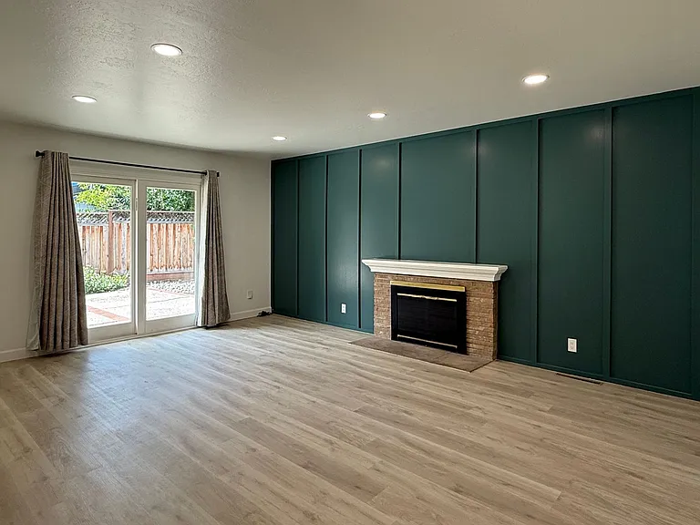 390 Howard Dr — Photo 8