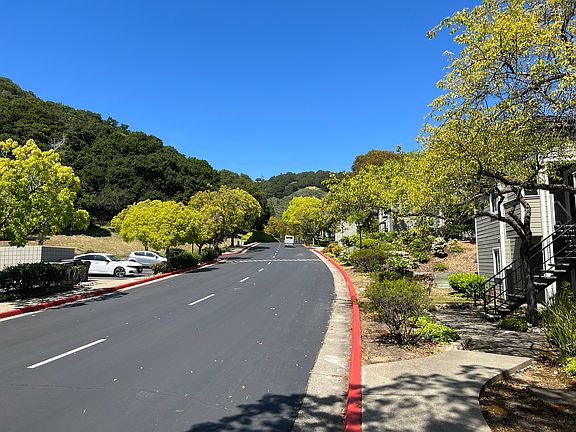 3rd image of 560 Canyon Oaks Dr APT E