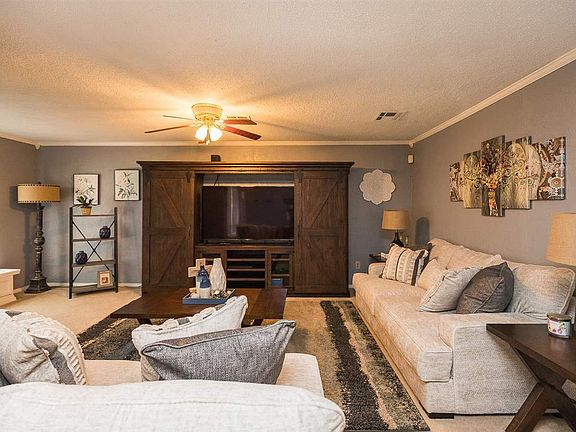 4th image of 5323 NW Ash Ave